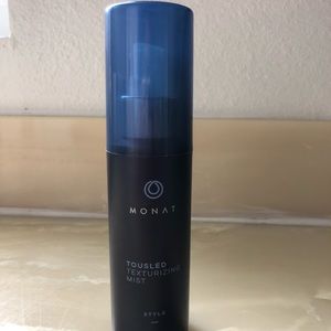 Monat Tousled Texture spray